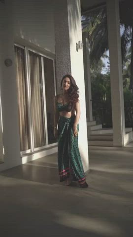 Sandeepa Dhar raising rods