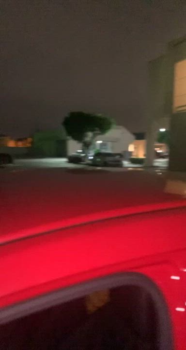 who else wants to fuck me from behind in a parking lot at night? 🙈