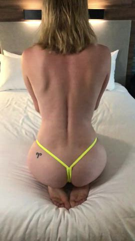 Love Diving into Reverse Pose 34y/o Milf