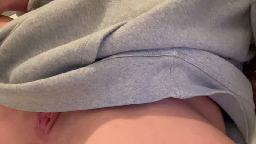 amateur babe masturbating orgasm pussy solo gif