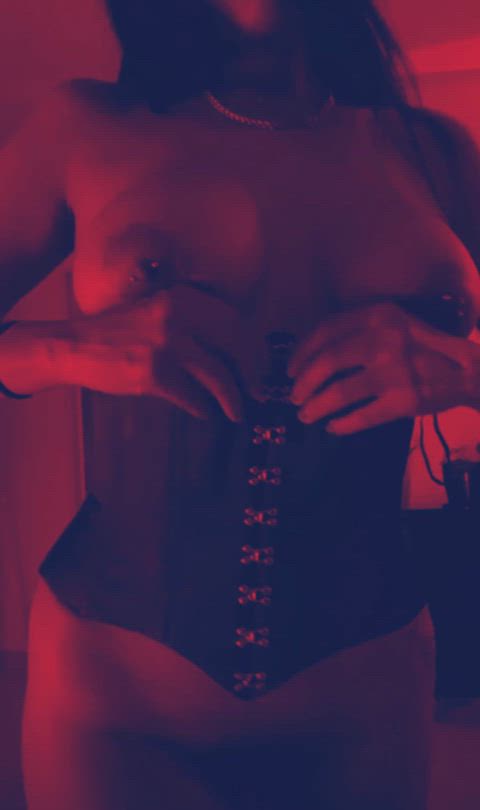 chastity cuckold domina domination dominatrix femdom fitfemdom goddess mistress strap